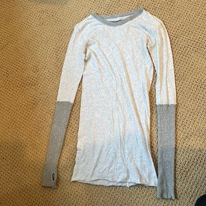 Women’s cotton Blend Cuffed Crew Top with Thumbholes